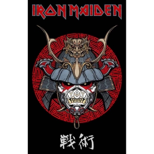 Iron Maiden - Senjutsu Samurai Eddie Textile Poster in der Gruppe MERCHANDISE / Merch / Hårdrock bei Bengans Skivbutik AB (5538717)