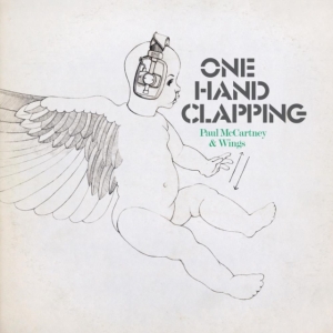 Paul Mccartney Wings - One Hand Clapping (2LP) in der Gruppe UNSERE TIPPS / Freitagsveröffentlichungen / Fredag den 14:e Juni 2024 bei Bengans Skivbutik AB (5539642)