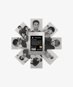 Bts - Monochrome Mini Photo Card in der Gruppe UNSERE TIPPS / Freitagsveröffentlichungen / Fredag den 30:e augusti 2024 bei Bengans Skivbutik AB (5550194)