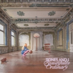 Tones And I - Beautifully Ordinary in der Gruppe Övrigt /  bei Bengans Skivbutik AB (5557878)