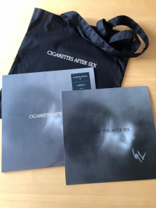 Cigarettes After Sex - X's (Crystal Clear Lp + Totebag Bundle) in der Gruppe VINYL / Pop-Rock bei Bengans Skivbutik AB (5560119)