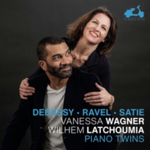 Vanessa Wagner & Wilhem Latchoumia - Debussy, Ravel & Satie: Piano Twins in der Gruppe UNSERE TIPPS / Freitagsveröffentlichungen / Fredag den 4:e oktober 2024 bei Bengans Skivbutik AB (5562608)