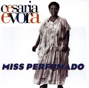 Evora Cesária - Miss Perfumado in der Gruppe CD bei Bengans Skivbutik AB (556524)