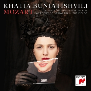 Buniatishvili Khatia - Mozart: Piano Concertos Nos. 20 & 23 in der Gruppe Övrigt / bei Bengans Skivbutik AB (5568059)