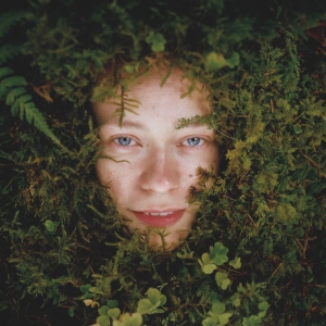 Anna B Savage - You & I Are Earth (Transparent Viny in der Gruppe Övrigt /  bei Bengans Skivbutik AB (5570223)