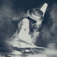 Jones Keziah - Alive & Kicking - Live in der Gruppe CD / Pop-Rock bei Bengans Skivbutik AB (5575195)