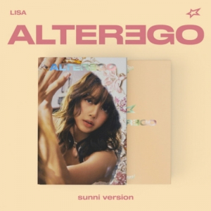 Lisa - Alter Ego (Photobook Sunni Ver.) in der Gruppe UNSERE TIPPS / Freitagsveröffentlichungen / 2025-03-14 bei Bengans Skivbutik AB (5577226)
