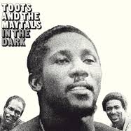 Toots & The Maytals - Split Seams/Vikt Hörn In The Dark in der Gruppe VINYL / Reggae bei Bengans Skivbutik AB (5588453)