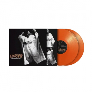 Cesária Evora - Live À Paris 1993 in der Gruppe Övrigt /  bei Bengans Skivbutik AB (5589460)