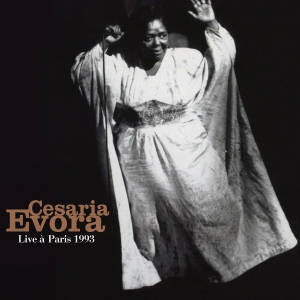 Cesária Evora - Live À Paris 1993 in der Gruppe Övrigt /  bei Bengans Skivbutik AB (5589460)