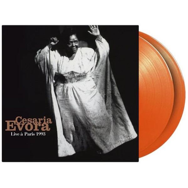 Cesaria Evora - Live À Paris 1993 in der Gruppe VINYL / World Music bei Bengans Skivbutik AB (5589460)