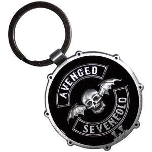 Avenged Sevenfold - Deathbat Crest Drum Double-Sided Keychain in der Gruppe MERCHANDISE / Merch / Nyheter / Hårdrock bei Bengans Skivbutik AB (5630505)