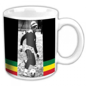 Bob Marley - Soccer Boxed Mug in der Gruppe MERCHANDISE / Merch / Reggae bei Bengans Skivbutik AB (5631085)