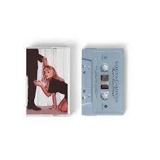 Sabrina Carpenter - Man's Best Friend (Light Blue Cassette) in der Gruppe Kommande / Pop-Rock bei Bengans Skivbutik AB (5631383)