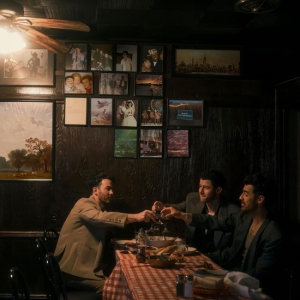 Jonas Brothers - Greetings From Your Hometown in der Gruppe VINYL / Kommande / Pop-Rock bei Bengans Skivbutik AB (5631504)