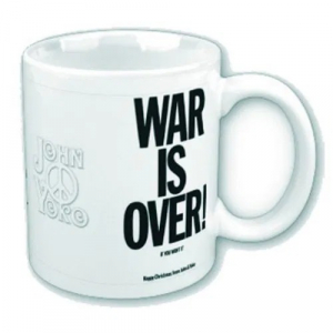 John Lennon - War Is Over Boxed Mug in der Gruppe MERCHANDISE / Merch / Pop-Rock bei Bengans Skivbutik AB (5634049)