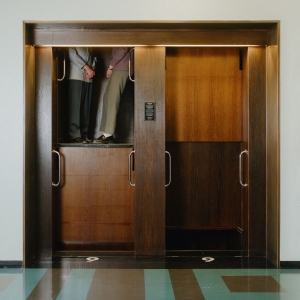 Nössö Nova - Pitäis Ja Pitäis in der Gruppe UNSERE TIPPS / Freitagsveröffentlichungen / 2025-09-05 bei Bengans Skivbutik AB (5634532)