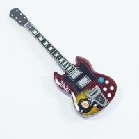 Ac/Dc - Kylskåpsmagnet Angus Young Gibson in der Gruppe MERCHANDISE / Accessoarer / Hårdrock bei Bengans Skivbutik AB (5634993)