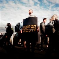 Joshua Idehen - I Know You?Re Hurting, Everyone Is in der Gruppe VINYL / Kommande / Pop-Rock bei Bengans Skivbutik AB (5645599)