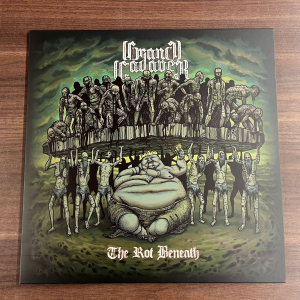 Grand Cadaver - The Rot Beneath (SIGNED! Green/Black Vinyl EP) in der Gruppe UNSERE TIPPS / Startsida - Vinyl Nyheter & Kommande bei Bengans Skivbutik AB (5647723)