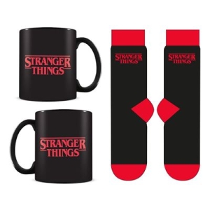 Stranger Things - Logo Mug & Sock Set in der Gruppe MERCHANDISE / Merch / TV-serie bei Bengans Skivbutik AB (5648452)