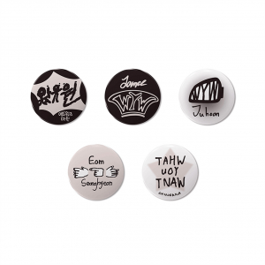 Cortis - Color Outside The Lines (Release Party Merch : Lucky Draw (Can Badge)) in der Gruppe MERCHANDISE / Merch / Nyheter / K-Pop bei Bengans Skivbutik AB (5648927)