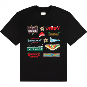 Stranger Things - Deck Christmas Sign Uni Bl T-Shirt in der Gruppe MERCHANDISE / T-shirt / Kommande / Film-Musikal bei Bengans Skivbutik AB (5649144r)