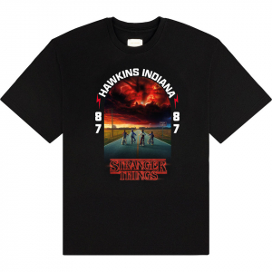 Stranger Things - Hawkins 008 Uni Bl T-Shirt in der Gruppe MERCHANDISE / T-shirt / Kommande / Film-Musikal bei Bengans Skivbutik AB (5649162r)