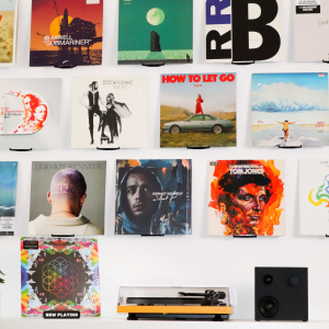 Accessories - Vinylhållaren Svart (2 Pack)  in der Gruppe Vinylzubehör / Kommande bei Bengans Skivbutik AB (5649501)