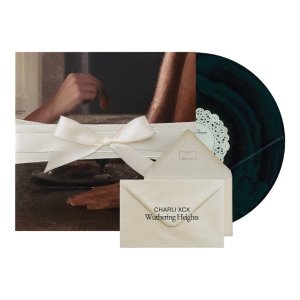 Charli Xcx - Wuthering Heights (Dark Swil Green Vinyl/Ribbon Wrapped/Collector in der Gruppe VINYL / Kommande / Pop-Rock bei Bengans Skivbutik AB (5649953)