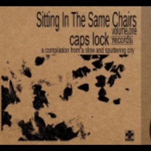 Caps Lock Compilation - Sitting In The Same Chairs in der Gruppe VINYL / Kommande / Pop-Rock bei Bengans Skivbutik AB (5652857)