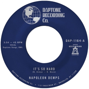 Demps Napoleon - It's So Hard B/W It's So Hard (Part in der Gruppe VINYL / Kommande / Pop-Rock bei Bengans Skivbutik AB (5656013)