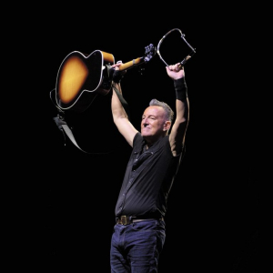 Jan M Lundahl - Last Man Standing: Bruce Springsteen Live 1999-2024 in der Gruppe UNSERE TIPPS / Musikbücher bei Bengans Skivbutik AB (5658023)