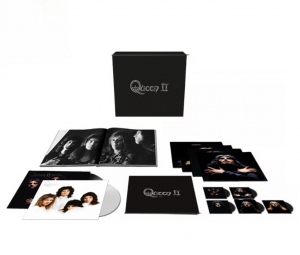 Queen - Queen II (Ltd Collector's Deluxe Boxset Edition / 5CD + 2LP) in der Gruppe UNSERE TIPPS / Freitagsveröffentlichungen / 2026-03-27 bei Bengans Skivbutik AB (5659912)