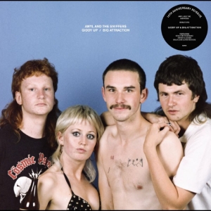 Amyl And The Sniffers - Giddy Up / Big Attraction (10 Year in der Gruppe CD / Kommande / Pop-Rock bei Bengans Skivbutik AB (5662860)