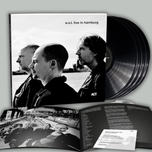 Est Esbjörn Svensson Trio - Live In Hamburg (Premium Numbered 4LP Box Set) in der Gruppe UNSERE TIPPS / Freitagsveröffentlichungen / 2026-04-24 bei Bengans Skivbutik AB (5665600)