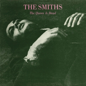 The Smiths - Queen Is Dead (30,5 X 30,5 Cm) in der Gruppe MERCHANDISE / Poster / Pop-Rock bei Bengans Skivbutik AB (5668470)