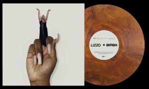 Lizzo - Bitch (Indie Copper Vinyl) in der Gruppe VINYL / Kommande / RnB-Soul bei Bengans Skivbutik AB (5671232)