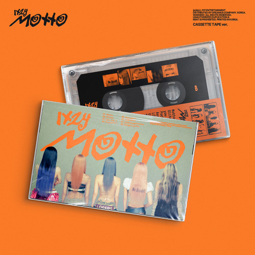 Itzy - Motto (Cassette Tape Ver.) in der Gruppe Kommande / K-Pop bei Bengans Skivbutik AB (5673576)