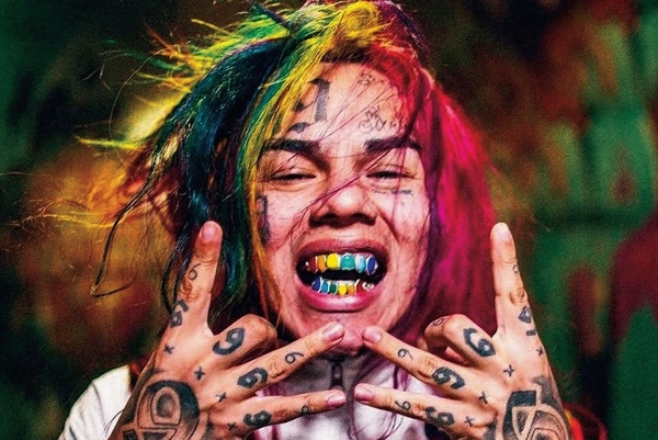 6Ix9ine - Tekashi 6Ix9ine 91,5 X 61 Cm in der Gruppe MERCHANDISE / Poster / Hip Hop-Rap bei Bengans Skivbutik AB (5676197)