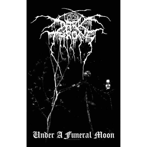 Darkthrone - Textile Poster: Under A Funeral Moon in der Gruppe MERCHANDISE / Merch / Kommande / Hårdrock bei Bengans Skivbutik AB (5676550)