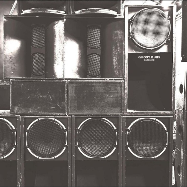 Ghost Dubs - Damaged in der Gruppe CD / Kommande / Pop-Rock bei Bengans Skivbutik AB (5678086)