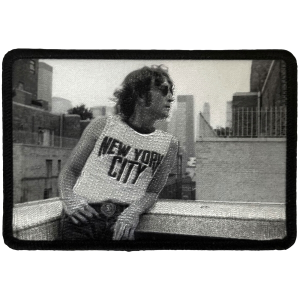 John Lennon - Leaning Printed Patch in der Gruppe MERCHANDISE / Stoffaufnäher /  /  bei Bengans Skivbutik AB (5680949)