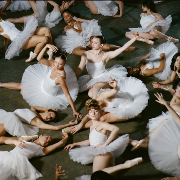 Jigitz - 50 Ballerinas in der Gruppe UNSERE TIPPS / Startsida - CD Nyheter & Kommande bei Bengans Skivbutik AB (5682439)