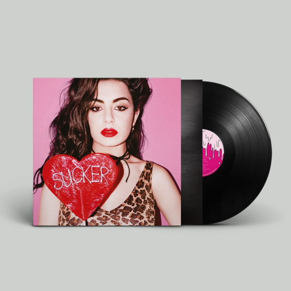 Charli Xcx - Sucker (Black Vinyl) in der Gruppe VINYL / Kommande / Pop-Rock bei Bengans Skivbutik AB (5682589)