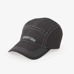 Stray Kids - Run It Japan Cap in der Gruppe MERCHANDISE / Kappe /  /  bei Bengans Skivbutik AB (5682928)
