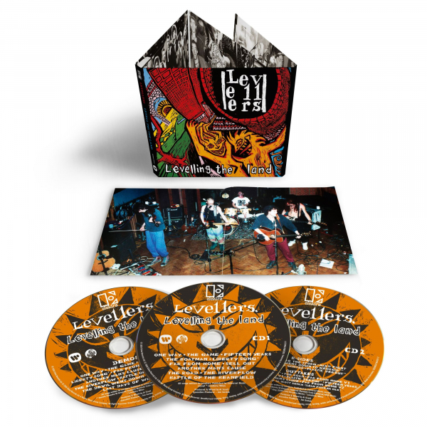 Levellers - Levelling The Land (35th Anniversary 3CD) in der Gruppe CD / Pop-Rock bei Bengans Skivbutik AB (5685623)