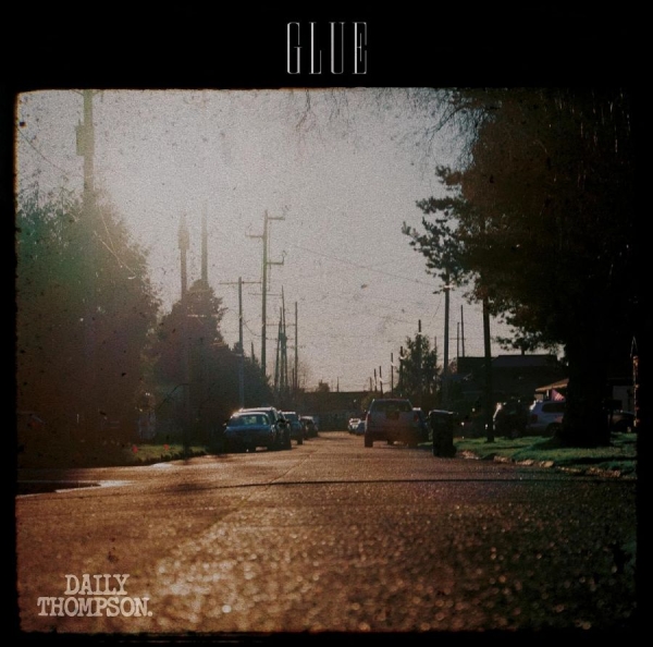 Daily Thompson - Glue in der Gruppe CD / Pop-Rock bei Bengans Skivbutik AB (5686264)