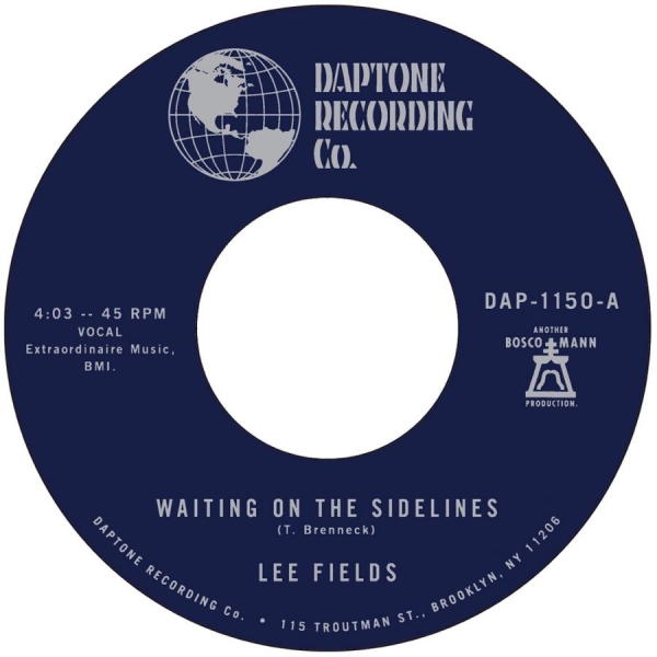 Fields Lee - Waiting On The Sidelines in der Gruppe VINYL / Bestseller bei Bengans Skivbutik AB (5687494)