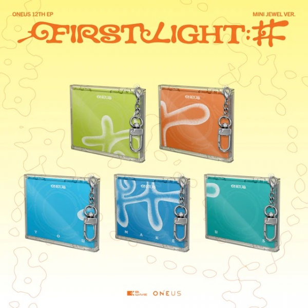 Oneus - First Light (Mini Jewel Ver.) (Random Ver.) in der Gruppe CD / Kommande / K-Pop bei Bengans Skivbutik AB (5690630)